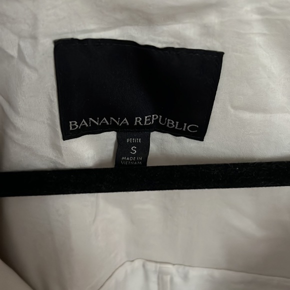 Banana Republic Beige Cargo Jacket - Picture 3 of 3